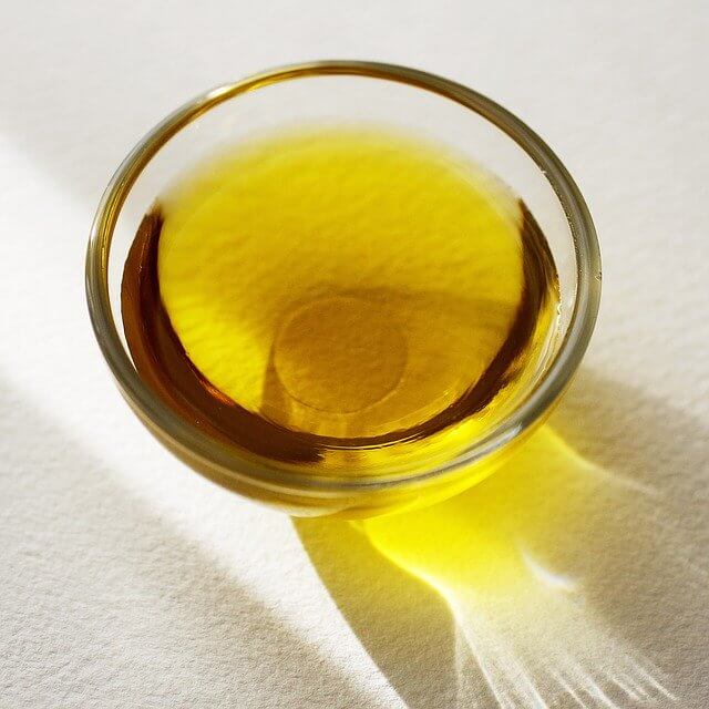 8 DIY Alternatives for Beauty Products to Try ASAP Olive Oil